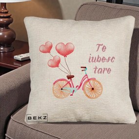 Perna Decorativa Te Iubesc Tare cu Bicicleta Roz si Baloane Inima, 40x40 cm, Bej Canapea, Husa Detasabila, Perna Inclusa, BEKZ®