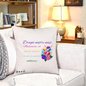 Perna Personalizata Dragii Nostri Nasi Multumim cu Flori Multicolore Colorat, 40x40 cm, Bej cu Franjuri, Husa Detasabila, Perna Inclusa, BEKZ®