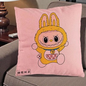 Perna Personalizata Labubu Galben Doraemon, 40x40 cm, Roz, Husa Detasabila, Perna Inclusa, BEKZ®