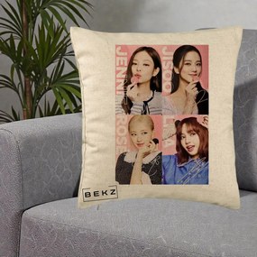 Perna Personalizata K-pop BLACKPINK Colaj 4 Portrete cu Semnature, 40x40 cm, Bej, Husa Detasabila, Perna Inclusa, BEKZ®