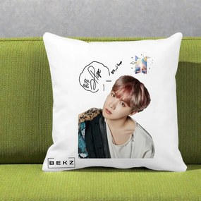 Perna Personalizata K-pop BTS J-Hope Par Roz Autograf, 40x40 cm, Alba Mata, Husa Detasabila, Perna Inclusa, BEKZ®