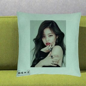 Perna Personalizata K-pop BLACKPINK Jennie Editorial Negru cu Inele, 40x40 cm, Verde Menta, Husa Detasabila, Perna Inclusa, BEKZ®