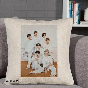 Perna Personalizata K-pop BTS Foto Grup All-White Elegant, 40x40 cm, Bej Canapea, Husa Detasabila, Perna Inclusa, BEKZ®