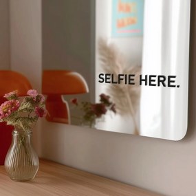 Autocolant pentru oglindă S22 – SELFIE HERE.