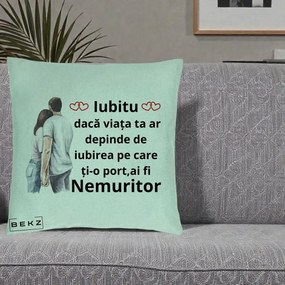 Cadou pentru Iubita - Perna Personalizata Iubitu Nemuritor cu Cuplu Acuarela si Inimi Rosii, 40x40 cm, Verde Menta, Husa Detasabila, Perna Inclusa, BEKZ®