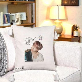 Perna Personalizata K-pop BTS J-Hope Par Roz Autograf, 40x40 cm, Bej cu Franjuri, Husa Detasabila, Perna Inclusa, BEKZ®