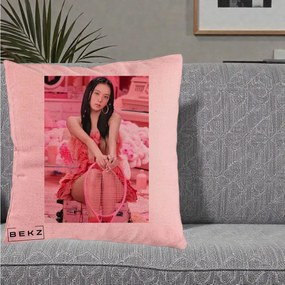 Perna Personalizata K-pop BLACKPINK Jisoo Pink Room, 40x40 cm, Roz, Husa Detasabila, Perna Inclusa, BEKZ®