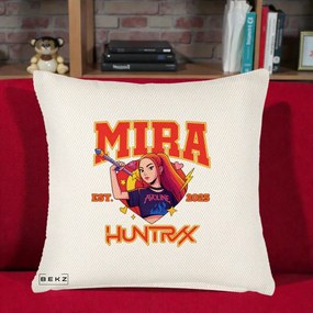 Perna Personalizata K-pop HUNTRX Mira Personaj Avoline, 40x40 cm, Crem Reliefat, Husa Detasabila, Perna Inclusa, BEKZ®