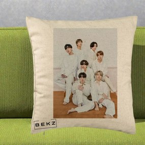 Perna Personalizata K-pop BTS Foto Grup All-White Elegant, 40x40 cm, Bej, Husa Detasabila, Perna Inclusa, BEKZ®