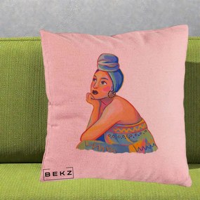 Perna Decorativa Portret Femeie Contemplativa, 40x40 cm, Roz, Husa Detasabila, Perna Inclusa, BEKZ®
