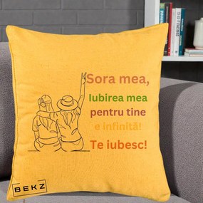 Cadou pentru Sora - Perna Personalizata Sora Mea Te Iubesc Doua Fete cu Palarie si Umbrela, 40x40 cm, Galben, Husa Detasabila, Perna Inclusa, BEKZ®