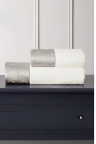 Set prosop și prosop de corp COLIBRI, 2 buc Alb / broderie menta Set (prosop 50x100cm, prosop de corp 75x150cm)