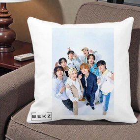 Perna Personalizata K-pop Stray Kids Foto Grup Alb cu 8 Membrii de Sus, 40x40 cm, Alba Mata, Husa Detasabila, Perna Inclusa, BEKZ®