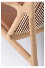 Fotoliu cu structură din lemn masiv de stejar şi șezut din piele bivol Gazzda Dedo, maro cognac