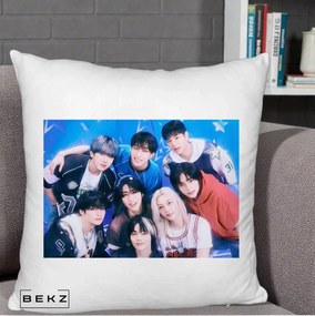 Perna Personalizata K-Pop Grup Foto Stele, 40x40 cm, Alb Pufos, Husa Detasabila, Perna Inclusa, BEKZ®