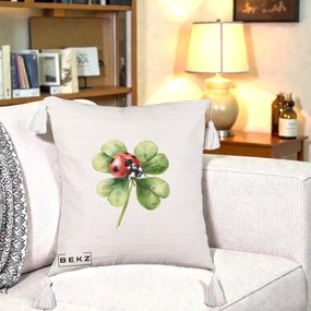 Perna Decorativa Buburuza Norocoasa pe Trifoi cu Patru Foi, 40x40 cm, Bej cu Franjuri, Husa Detasabila, Perna Inclusa, BEKZ®
