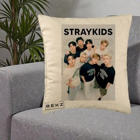 Perna Personalizata K-pop Stray Kids STRAYKIDS Alb-Negru cu Foto Grup, 40x40 cm, Bej, Husa Detasabila, Perna Inclusa, BEKZ®