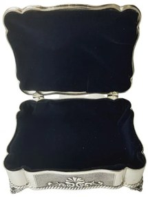 Caseta bijuterii argintata cu piatra onix pe capac 19x15x8cm