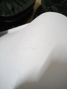 OFERTA Scaun alb-negru BALI MARK cu picioare negre Calitatea II