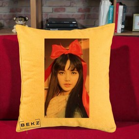 Perna Personalizata K-pop BLACKPINK Rose cu Funda Rosie, 40x40 cm, Galben, Husa Detasabila, Perna Inclusa, BEKZ®