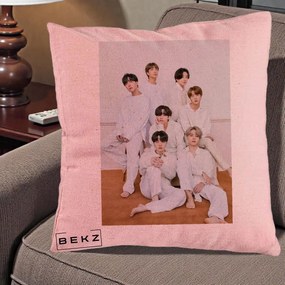 Perna Personalizata K-pop BTS Foto Grup All-White Elegant, 40x40 cm, Roz, Husa Detasabila, Perna Inclusa, BEKZ®