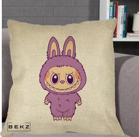 Perna Personalizata Labubu Violet Solo, 40x40 cm, Crem, Husa Detasabila, Perna Inclusa, BEKZ®