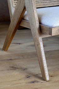 Fotoliu lounge din lemn de stejar cu spătar din rattan și șezut tapițat „Veranda”