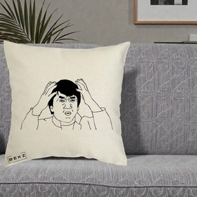 Perna Decorativa Jackie Chan WTF, 40x40 cm, Ecru, Husa Detasabila, Perna Inclusa, BEKZ®