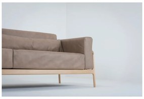 Canapea din piele bovină cu structură din lemn masiv de stejar Gazzda Fawn, 240 cm, maro deschis