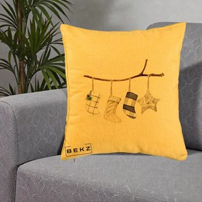 Perna Decorativa Ciorapi de Craciun pe Ramura, 40x40 cm, Galben, Husa Detasabila, Perna Inclusa, BEKZ®