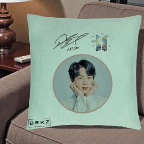 Perna Personalizata K-pop BTS Jin Portret cu Autograf, 40x40 cm, Verde Menta, Husa Detasabila, Perna Inclusa, BEKZ®