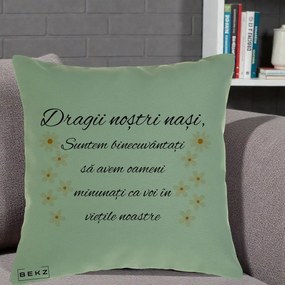 Cadou pentru Nasi - Perna Personalizata Dragii Nostri Nasi Suntem Binecuvantati cu Floricele, 40x40 cm, Verde, Husa Detasabila, Perna Inclusa, BEKZ®