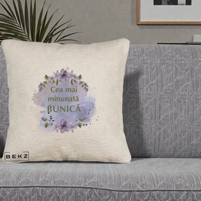 Cadou pentru Bunica - Perna Personalizata Cea Mai Minunata Bunica Flori Mov Acuarela Verde, 40x40 cm, Bej Canapea, Husa Detasabila, Perna Inclusa, BEKZ®