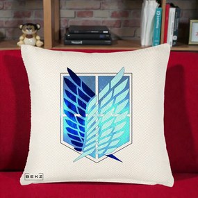 Perna Personalizata Attack on Titan Wings of Freedom, 40x40 cm, Crem Reliefat, Husa Detasabila, Perna Inclusa, BEKZ®