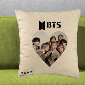 Perna Personalizata K-pop BTS Grup Fotografie in Inima, 40x40 cm, Bej, Husa Detasabila, Perna Inclusa, BEKZ®
