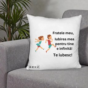 Cadou pentru Frate - Perna Personalizata Fratele Meu Te Iubesc Copii Alergand Colorat, 40x40 cm, Alb Pufos, Husa Detasabila, Perna Inclusa, BEKZ®