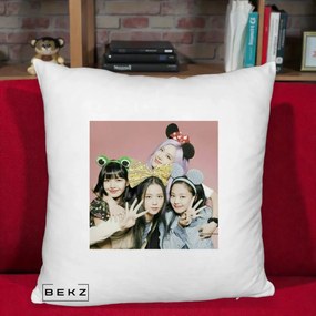 Perna Personalizata K-pop BLACKPINK Accesorii Haioase, 40x40 cm, Alb Pufos, Husa Detasabila, Perna Inclusa, BEKZ®