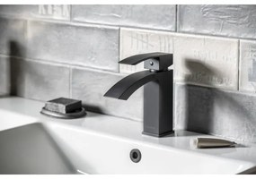 Baterie lavoar Sapho GINKO 15,6 cm negru mat