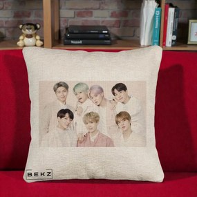 Perna Personalizata K-pop BTS Foto Grup Landscape Pastel, 40x40 cm, Bej Canapea, Husa Detasabila, Perna Inclusa, BEKZ®