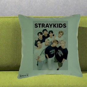 Perna Personalizata K-pop Stray Kids STRAYKIDS Alb-Negru cu Foto Grup, 40x40 cm, Verde, Husa Detasabila, Perna Inclusa, BEKZ®