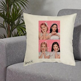 Perna Personalizata K-pop BLACKPINK Colaj Roz, 40x40 cm, Ecru, Husa Detasabila, Perna Inclusa, BEKZ®