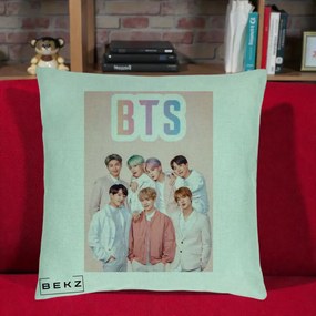 Perna Personalizata K-pop BTS Foto Grup cu BTS si Fond Roz Pastel, 40x40 cm, Verde Menta, Husa Detasabila, Perna Inclusa, BEKZ®