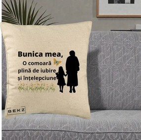 Cadou pentru Bunica - Perna Personalizata Bunica Mea Comoara Iubire Intelepciune Varianta Extinsa, 40x40 cm, Bej, Husa Detasabila, Perna Inclusa, BEKZ®