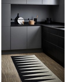 Covor tip traversă pentru interior și exterior alb-negru 70x150 cm Vivi Black – Pappelina