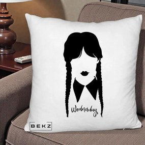 Perna Personalizata Wednesday Addams Silueta Alb-Negru, 40x40 cm, Alb Pufos, Husa Detasabila, Perna Inclusa, BEKZ®