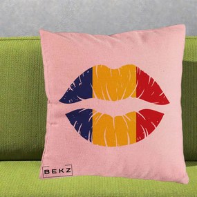Perna Personalizata Buze Tricolor Romania, 40x40 cm, Roz, Husa Detasabila, Perna Inclusa, BEKZ®