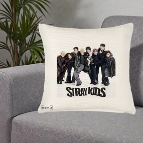Perna Personalizata K-pop Stray Kids Outfit Negru, 40x40 cm, Crem Reliefat, Husa Detasabila, Perna Inclusa, BEKZ®