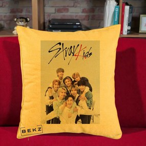 Perna Personalizata K-pop Stray Kids cu Foto Grup Alb-Albastru, 40x40 cm, Galben, Husa Detasabila, Perna Inclusa, BEKZ®