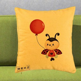 Perna Decorativa Buburuza cu Balon Rosu, 40x40 cm, Galben, Husa Detasabila, Perna Inclusa, BEKZ®