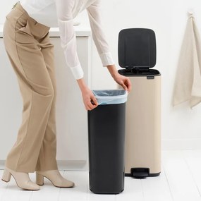 Cos de gunoi Brabantia Bo Pedal 1010124, 30 L, Inchidere usoara, Baza antiderapanta, Bej